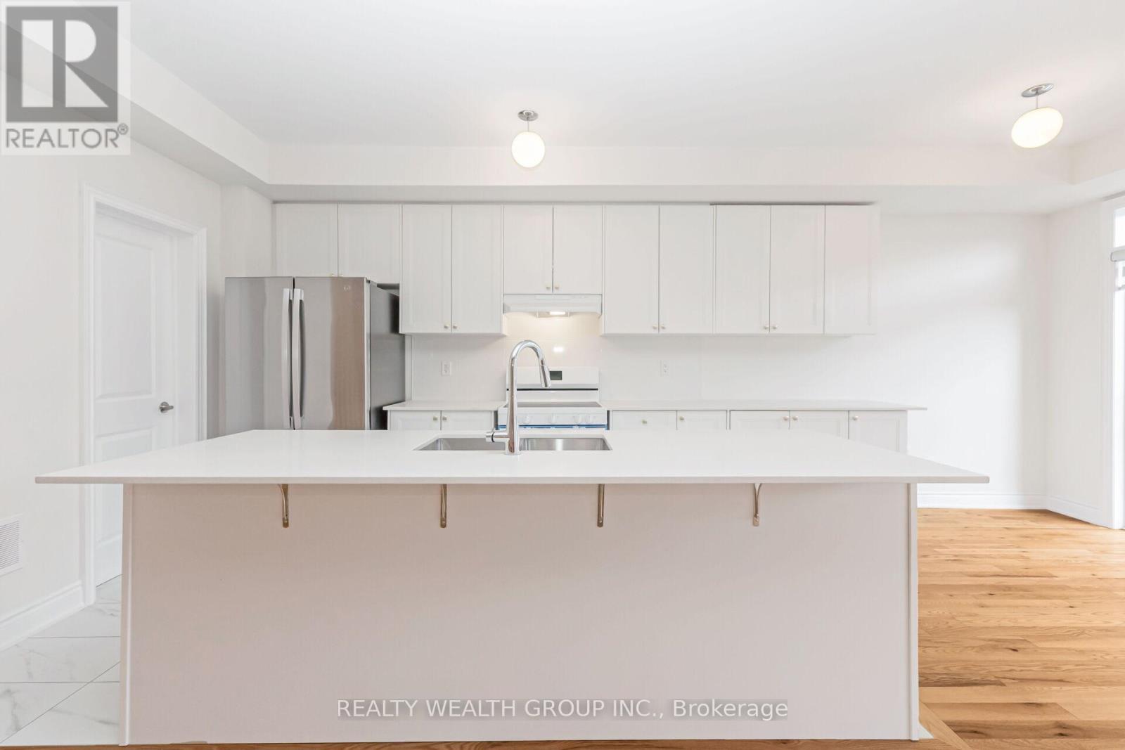 221 Tennant Circle, Vaughan (Vellore Village), Ontario  L4H 5L4 - Photo 16 - N12369629