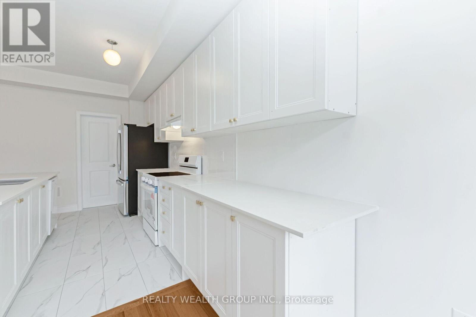 221 Tennant Circle, Vaughan (Vellore Village), Ontario  L4H 5L4 - Photo 19 - N12369629