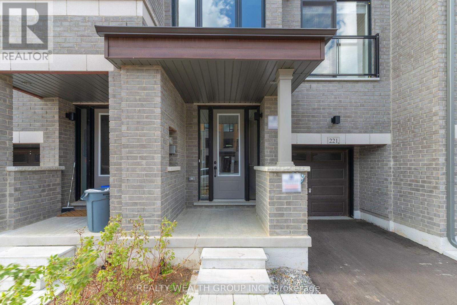 221 Tennant Circle, Vaughan (Vellore Village), Ontario  L4H 5L4 - Photo 3 - N12369629