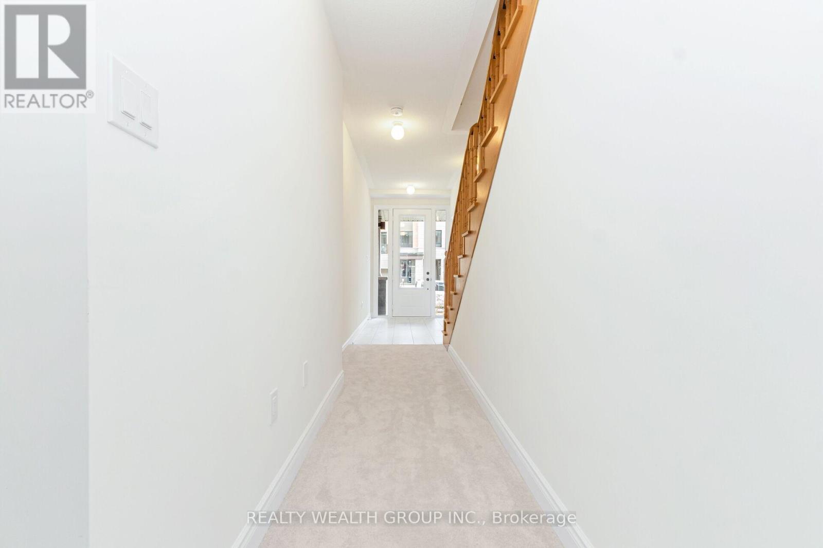 221 Tennant Circle, Vaughan (Vellore Village), Ontario  L4H 5L4 - Photo 6 - N12369629