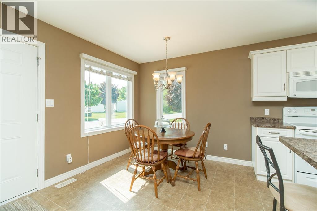 1940 London Line Unit# 207, Sarnia, Ontario  N7W 1B5 - Photo 9 - 25021858