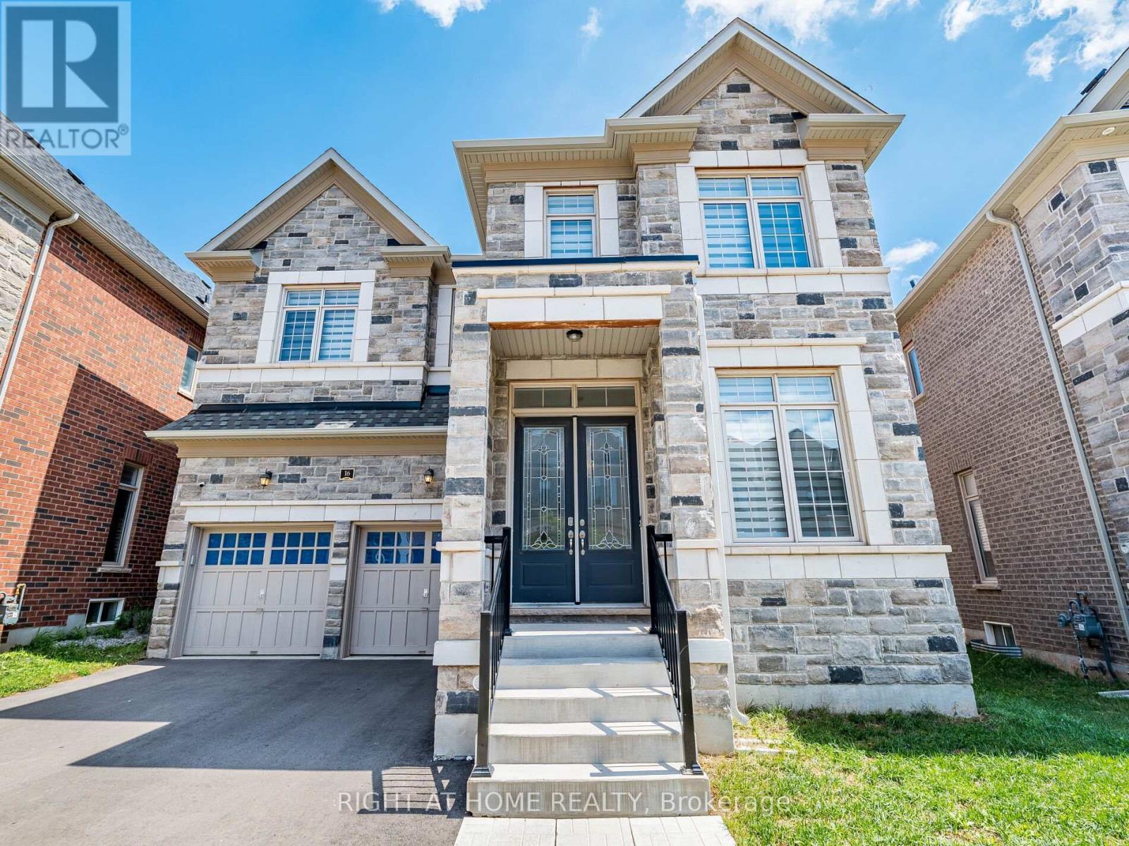 16 CHARING CROSS GATE, Oakville, Ontario