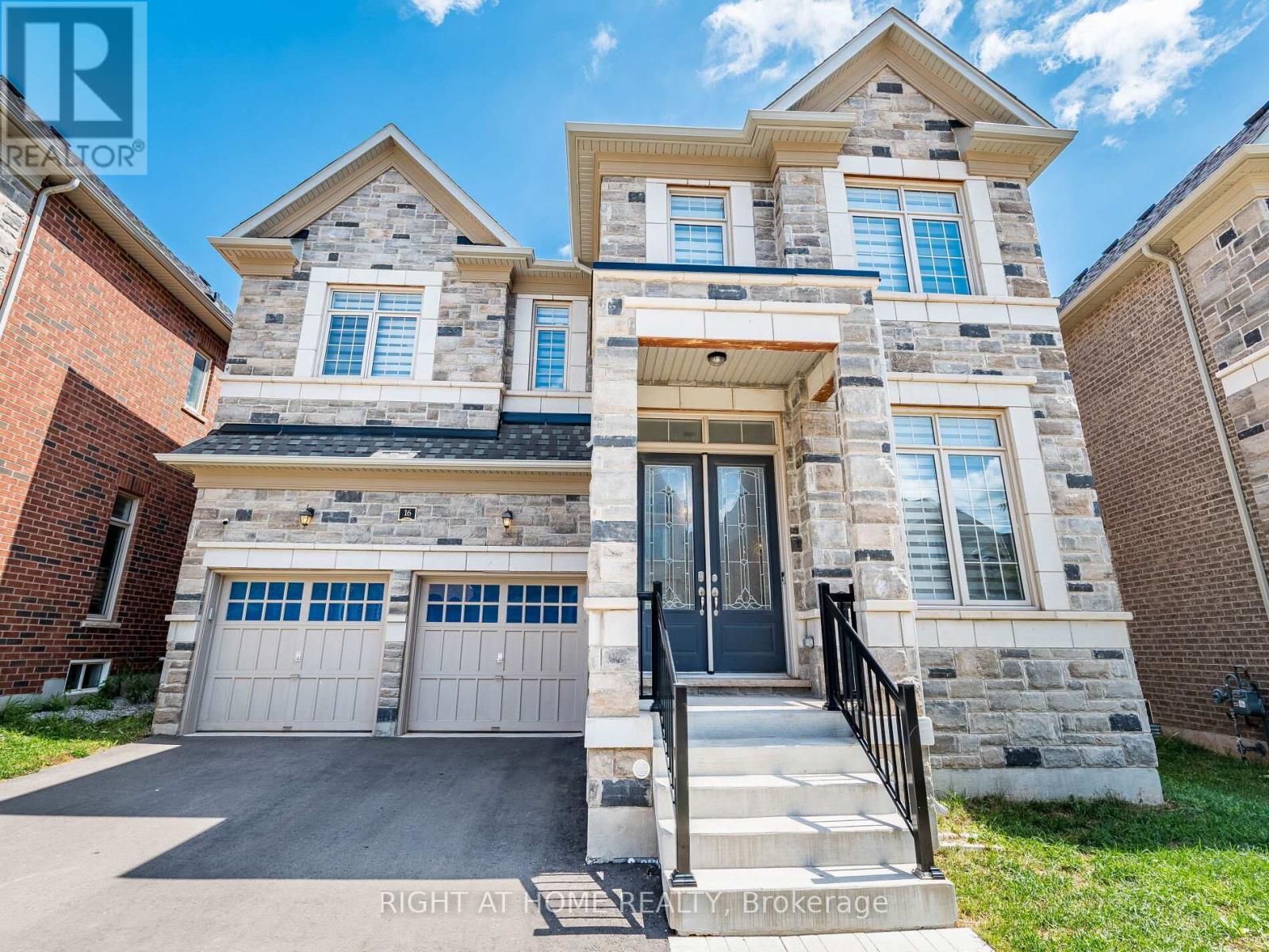 16 Charing Cross Gate, Oakville, Ontario  L6H 0V7 - Photo 2 - W12369616