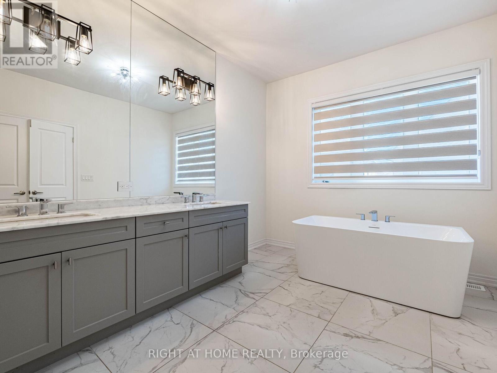 16 Charing Cross Gate, Oakville, Ontario  L6H 0V7 - Photo 31 - W12369616