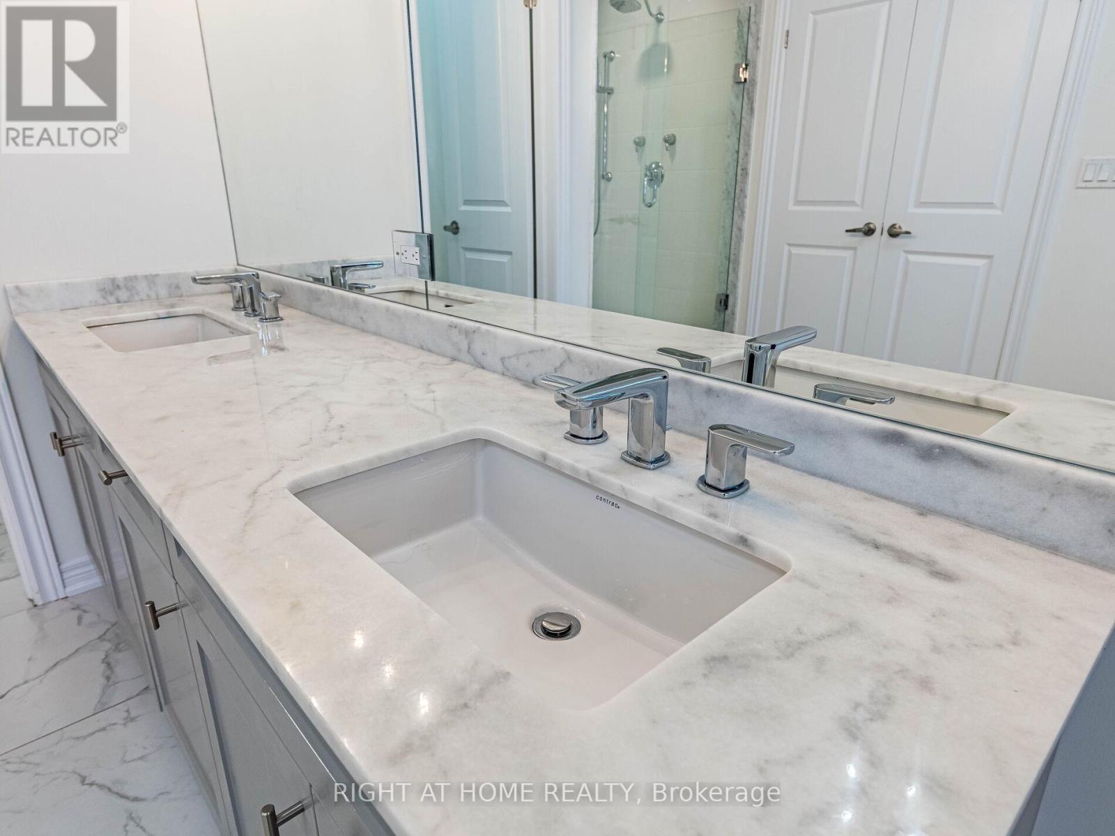 16 Charing Cross Gate, Oakville, Ontario  L6H 0V7 - Photo 32 - W12369616