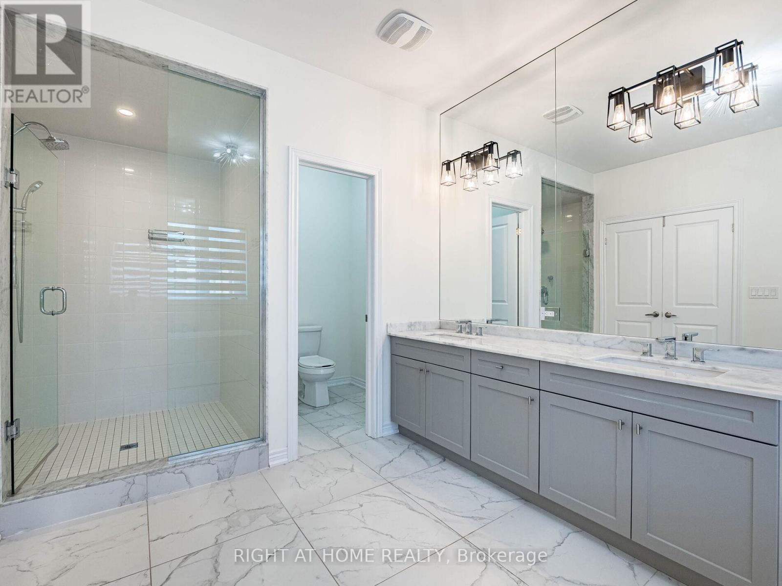 16 Charing Cross Gate, Oakville, Ontario  L6H 0V7 - Photo 34 - W12369616
