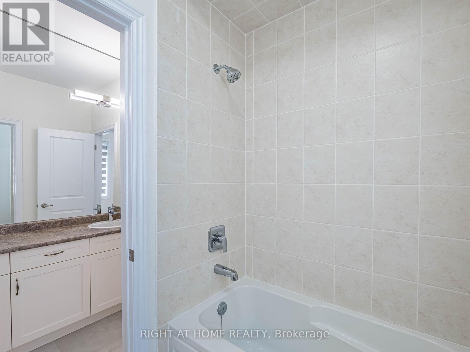 16 Charing Cross Gate, Oakville, Ontario  L6H 0V7 - Photo 36 - W12369616