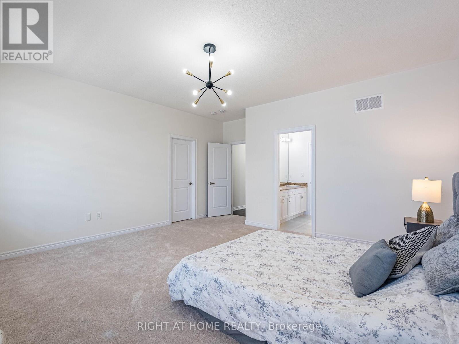 16 Charing Cross Gate, Oakville, Ontario  L6H 0V7 - Photo 38 - W12369616