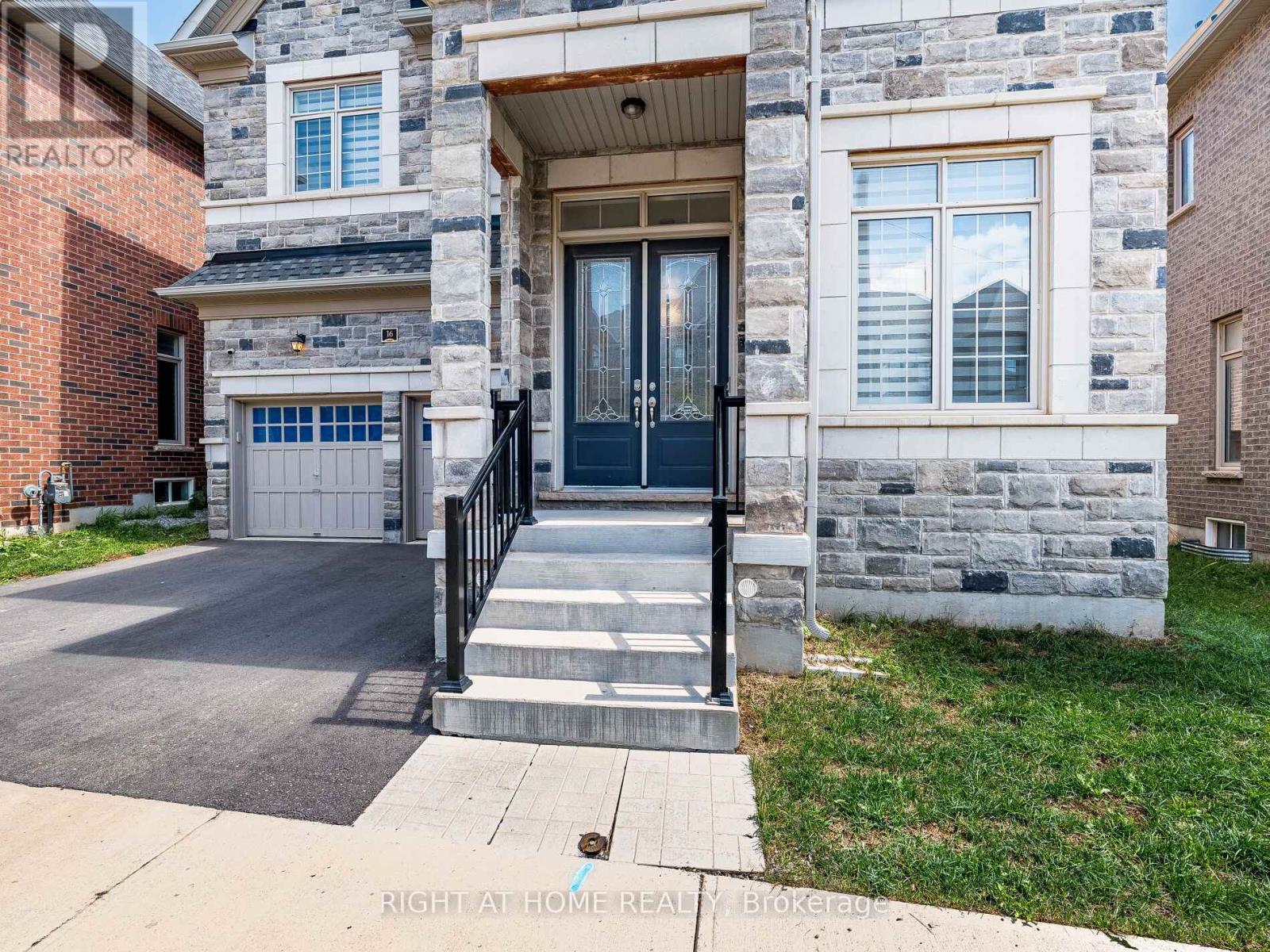 16 Charing Cross Gate, Oakville, Ontario  L6H 0V7 - Photo 4 - W12369616