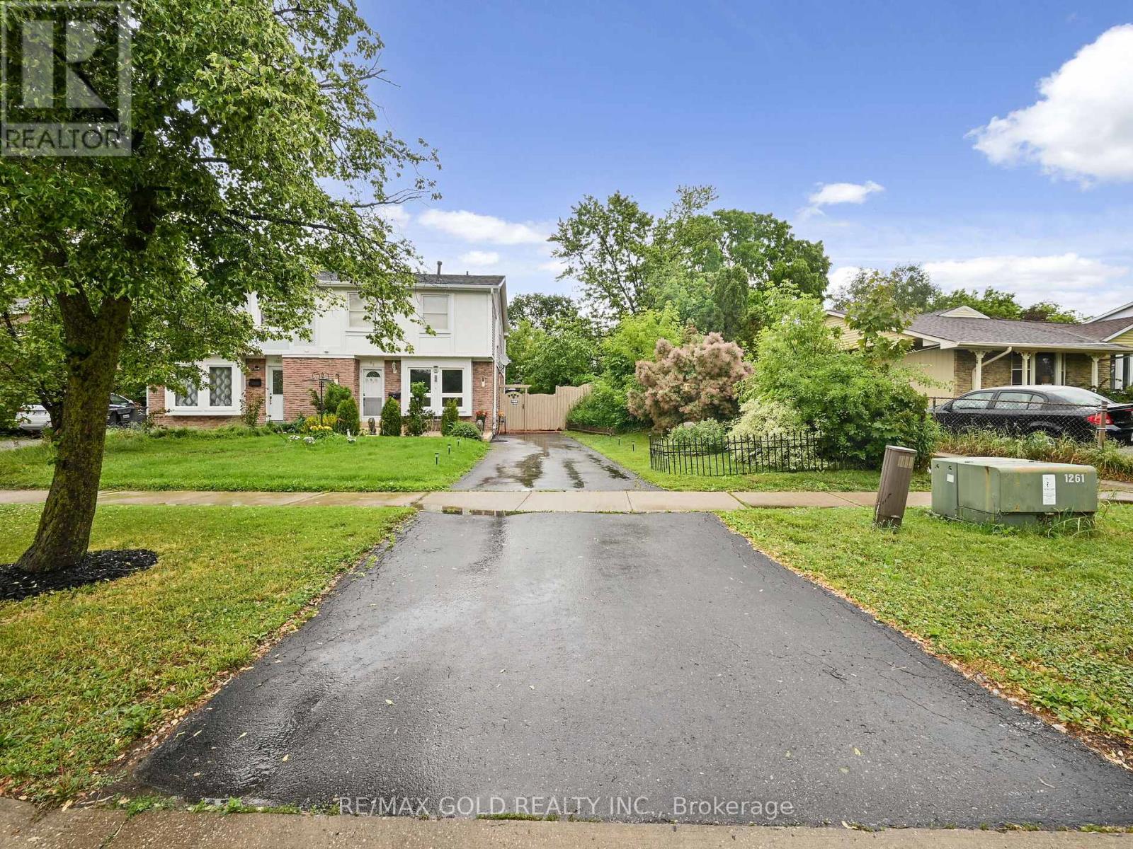 98 CENTRE STREET N, Brampton, Ontario