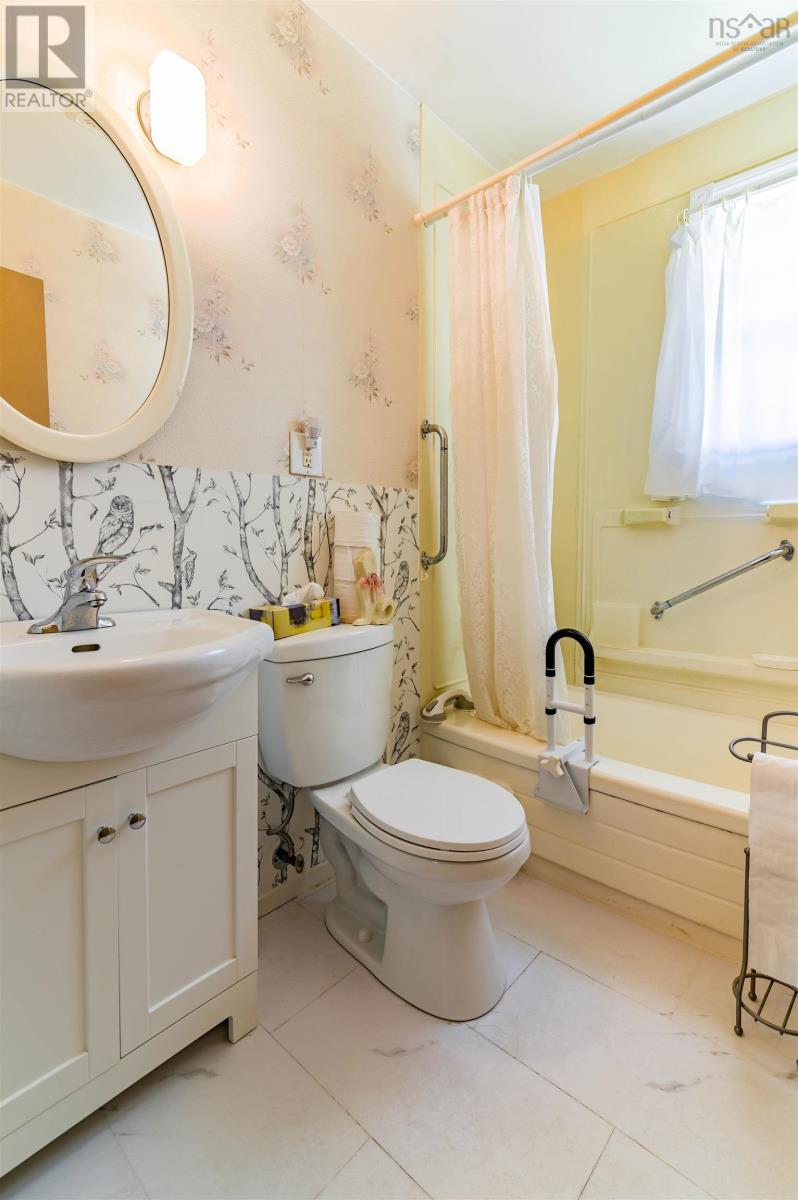 2736 Pinecrest Drive, Coldbrook, Nova Scotia  B4R 1B3 - Photo 12 - 202520812