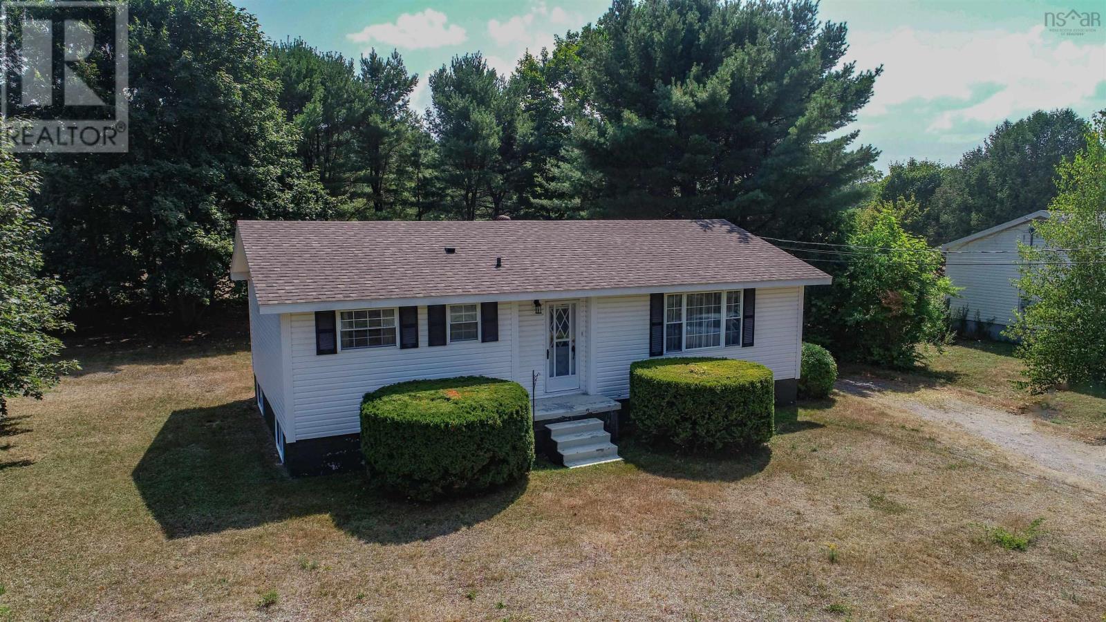 2736 Pinecrest Drive, Coldbrook, Nova Scotia  B4R 1B3 - Photo 3 - 202520812