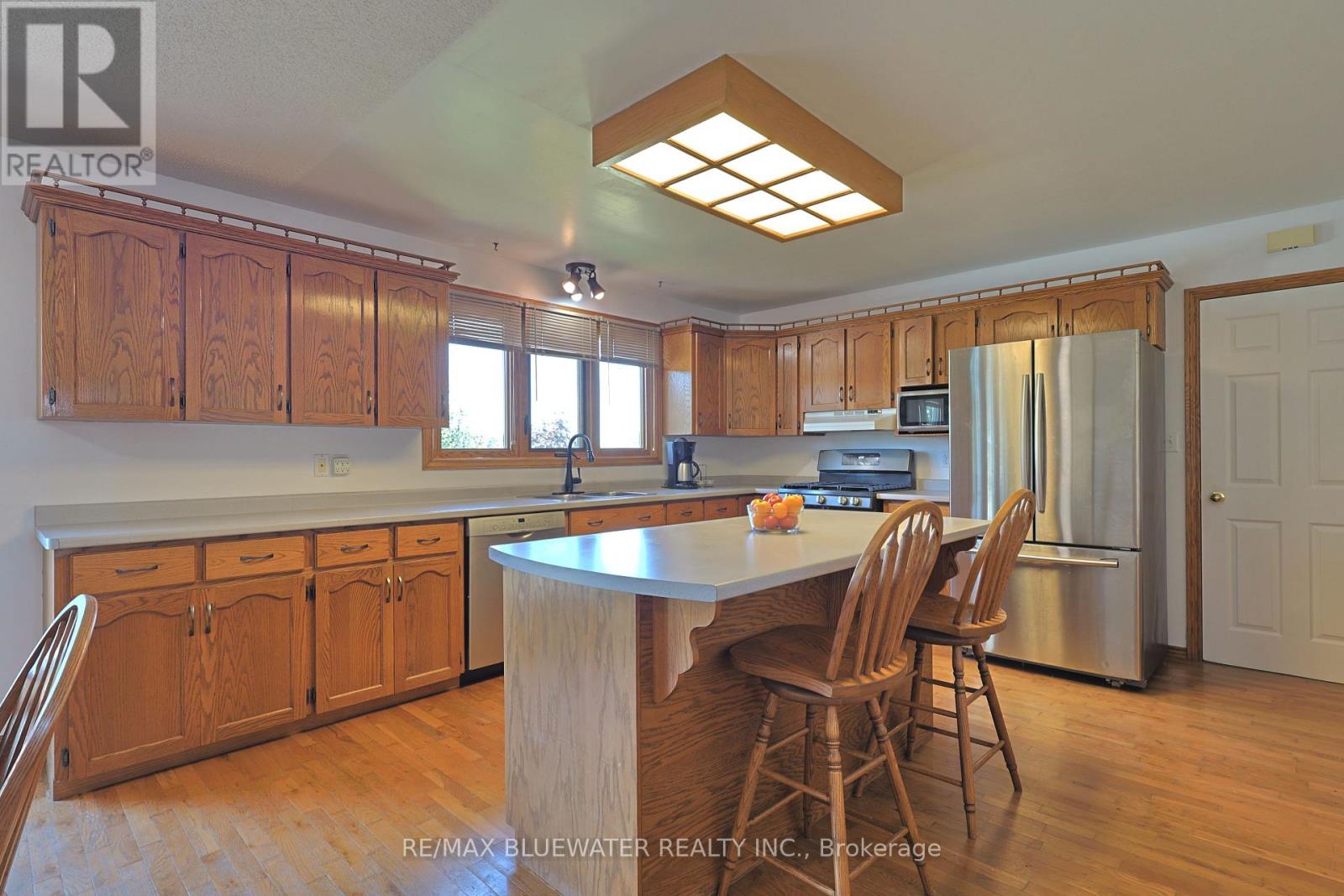7963 Rawlings Road, Lambton Shores, Ontario  N0N 1J2 - Photo 10 - X12369659