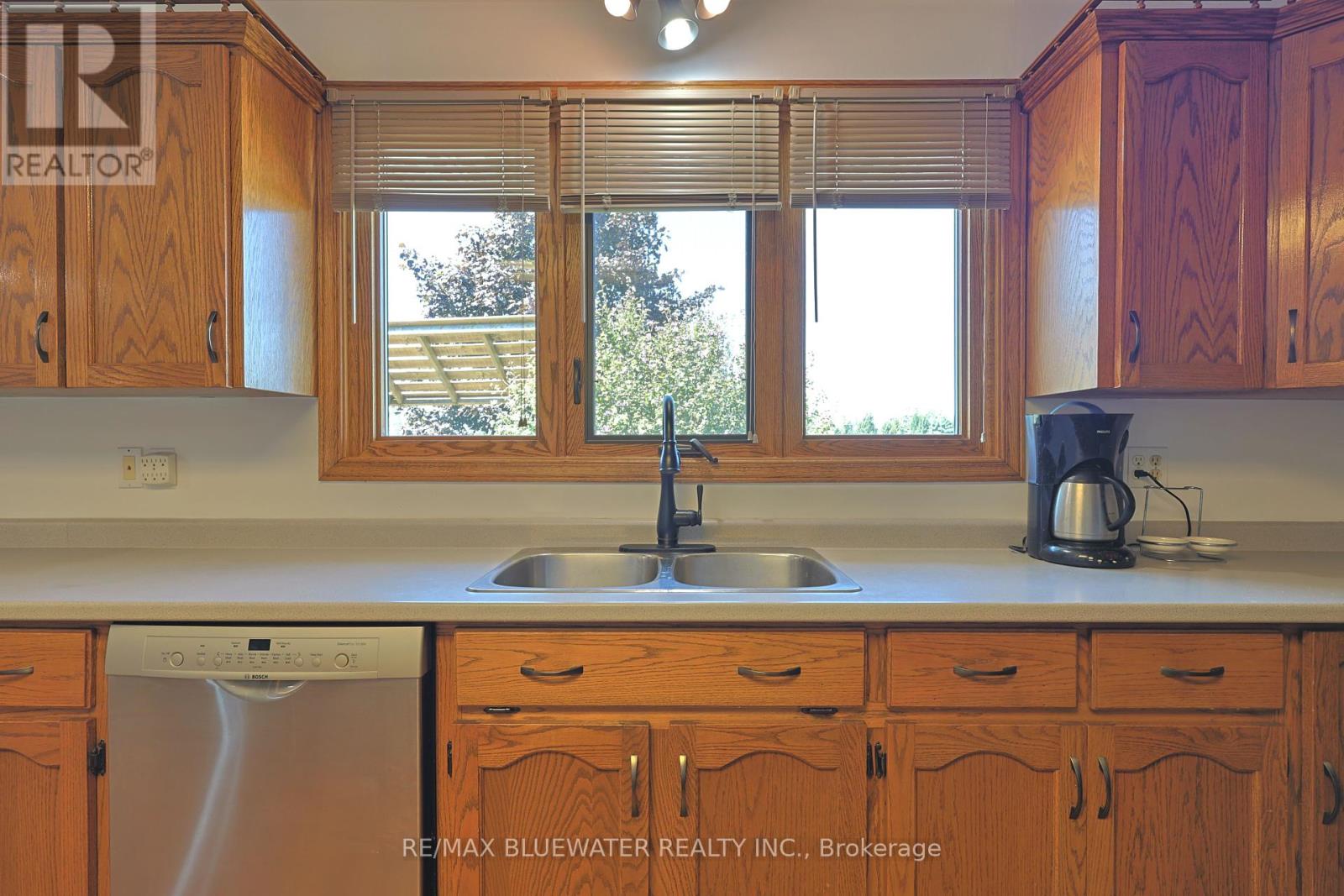 7963 Rawlings Road, Lambton Shores, Ontario  N0N 1J2 - Photo 12 - X12369659