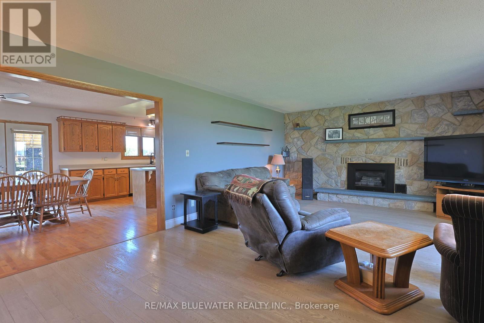 7963 Rawlings Road, Lambton Shores, Ontario  N0N 1J2 - Photo 16 - X12369659
