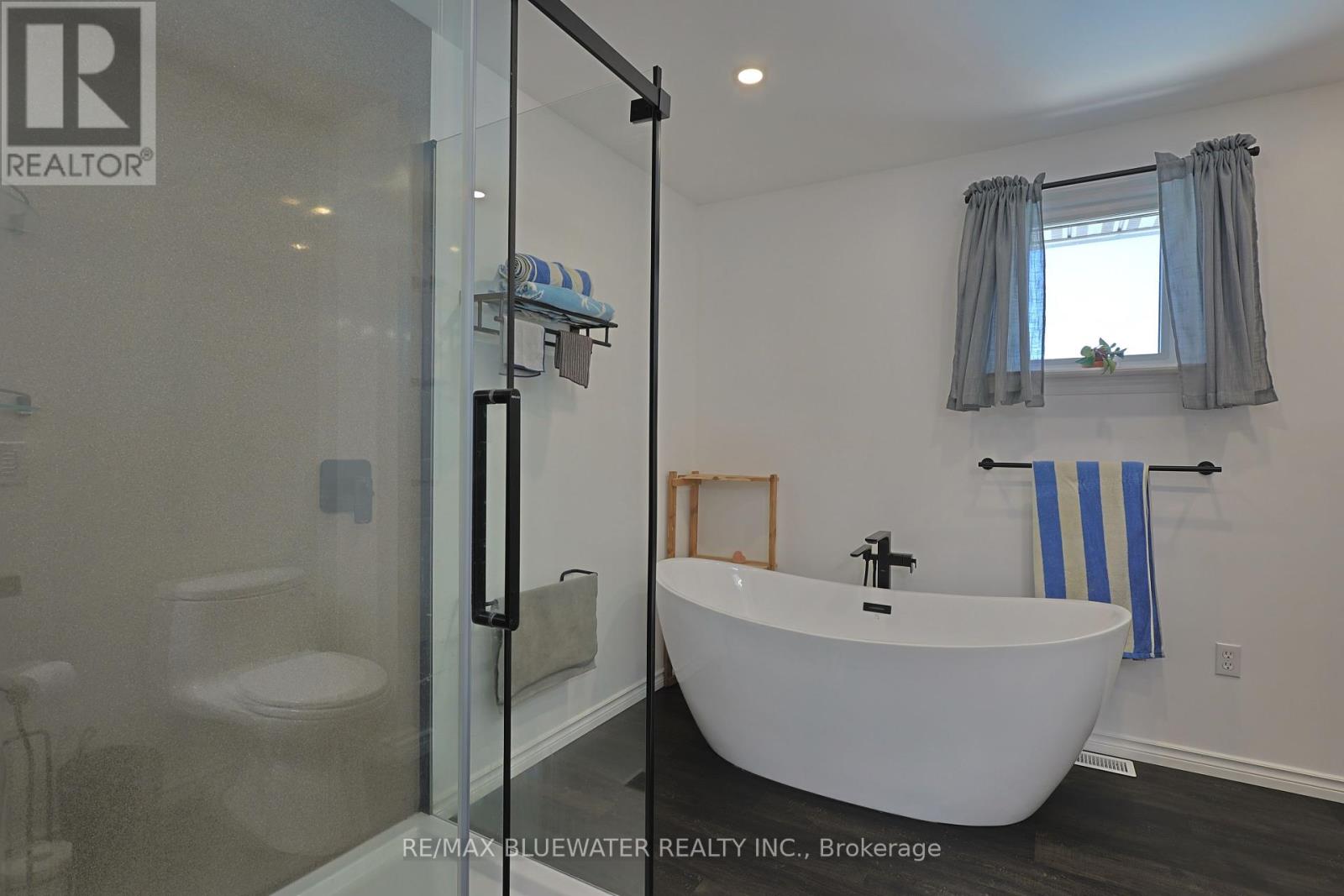 7963 Rawlings Road, Lambton Shores, Ontario  N0N 1J2 - Photo 22 - X12369659