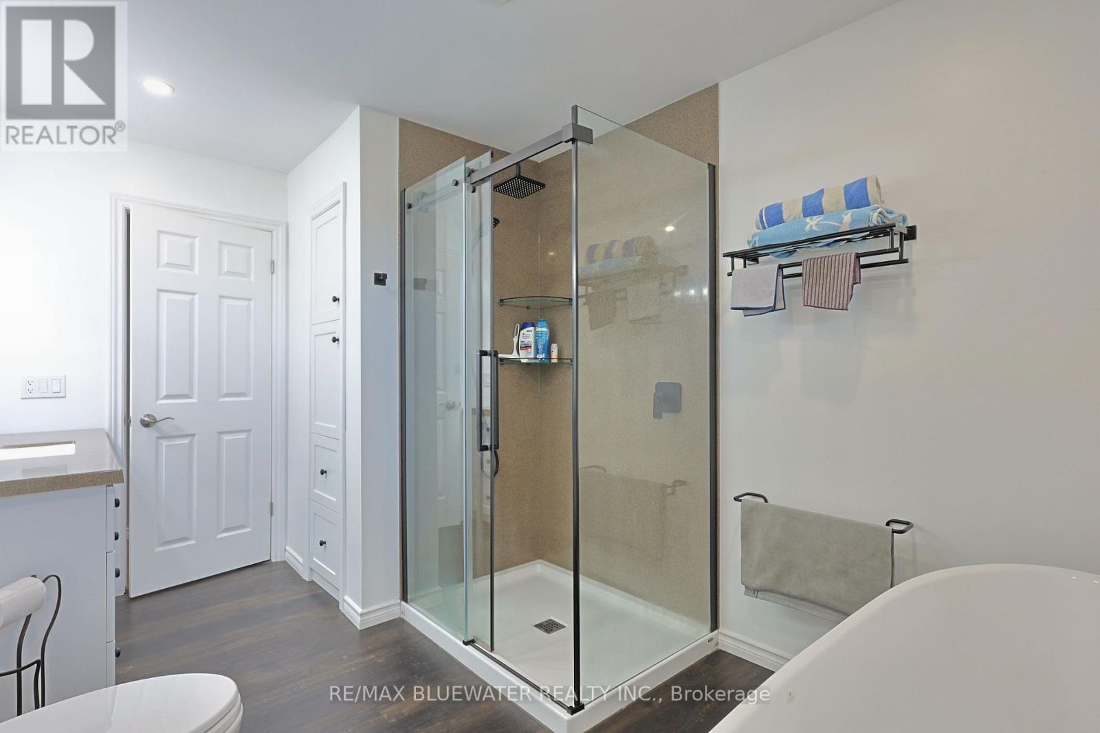 7963 Rawlings Road, Lambton Shores, Ontario  N0N 1J2 - Photo 23 - X12369659
