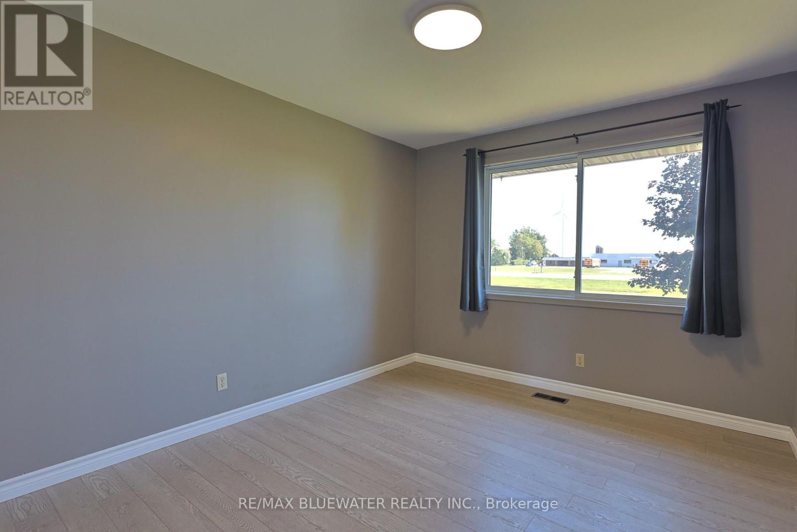 7963 Rawlings Road, Lambton Shores, Ontario  N0N 1J2 - Photo 24 - X12369659