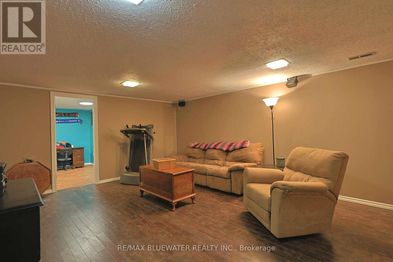 7963 Rawlings Road, Lambton Shores, Ontario  N0N 1J2 - Photo 27 - X12369659