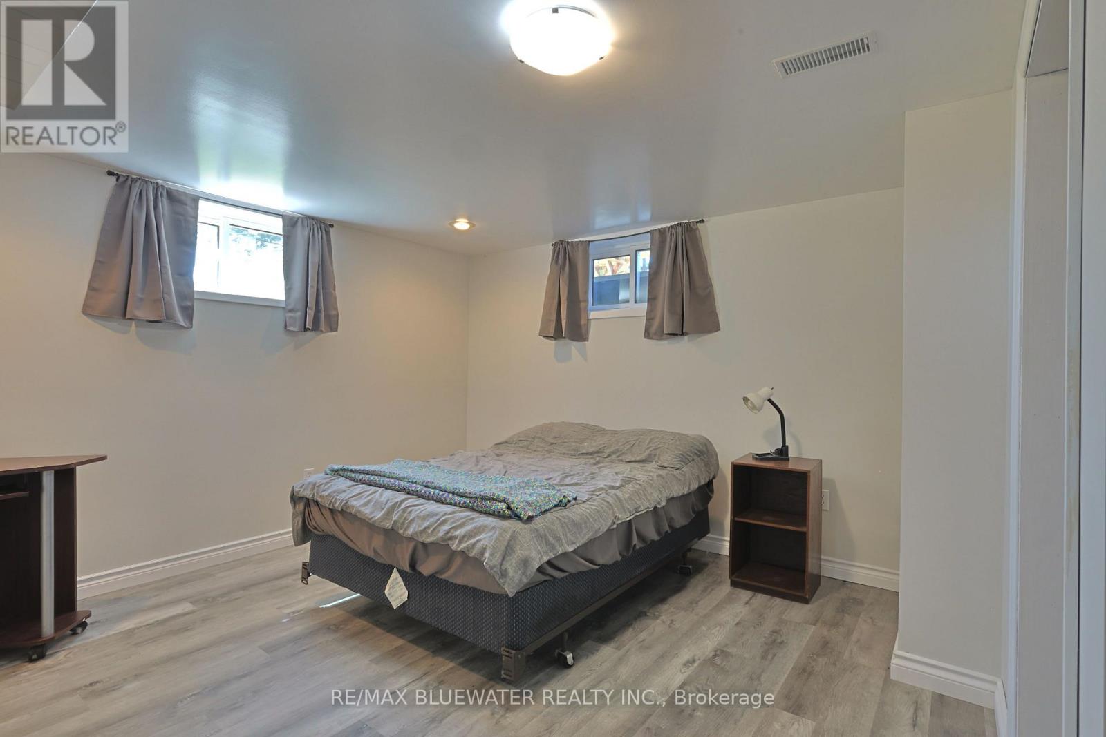 7963 Rawlings Road, Lambton Shores, Ontario  N0N 1J2 - Photo 32 - X12369659