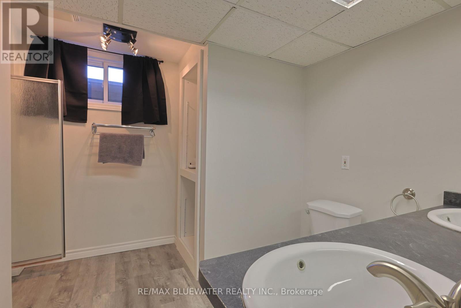 7963 Rawlings Road, Lambton Shores, Ontario  N0N 1J2 - Photo 34 - X12369659
