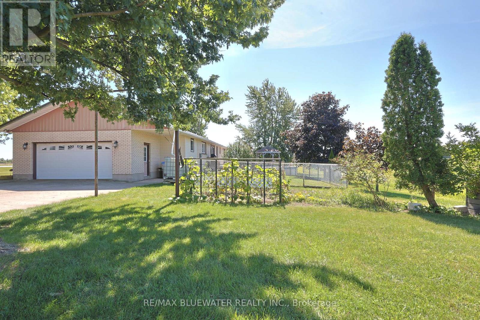 7963 Rawlings Road, Lambton Shores, Ontario  N0N 1J2 - Photo 36 - X12369659