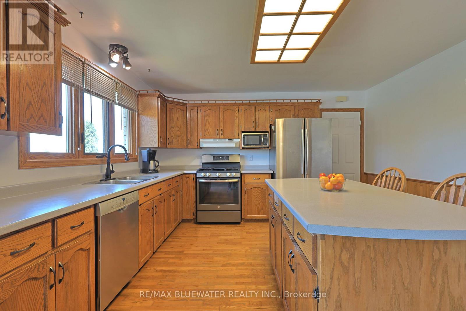 7963 Rawlings Road, Lambton Shores, Ontario  N0N 1J2 - Photo 5 - X12369659