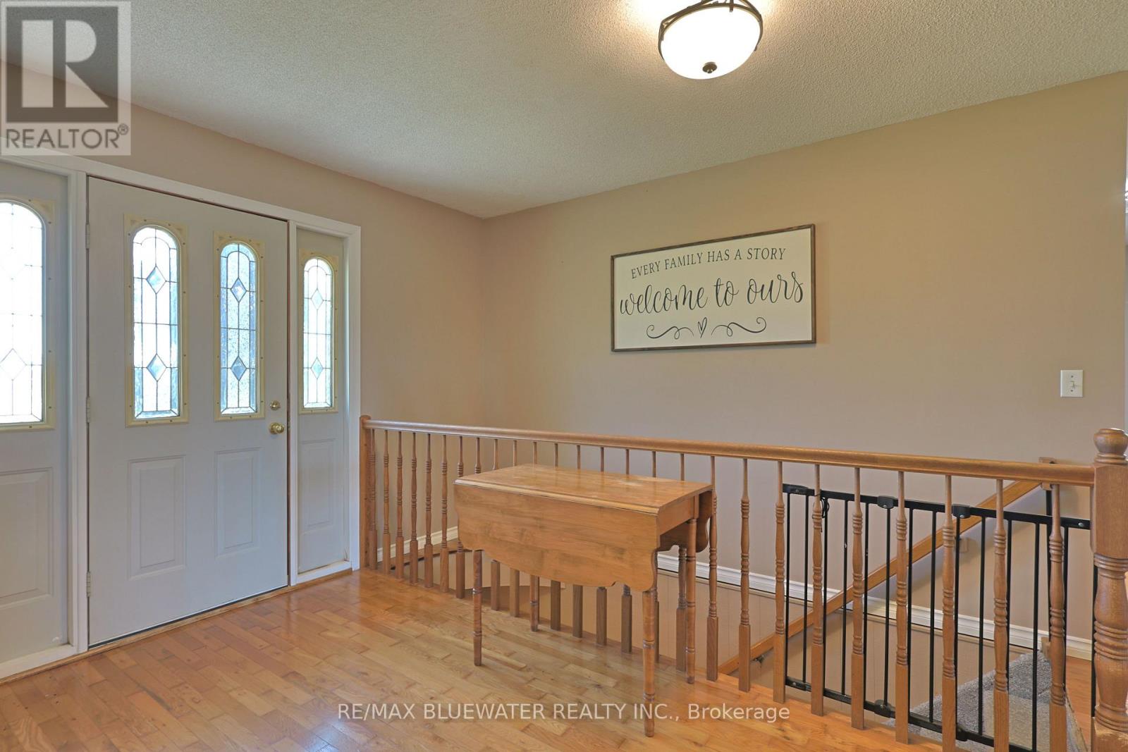 7963 Rawlings Road, Lambton Shores, Ontario  N0N 1J2 - Photo 9 - X12369659