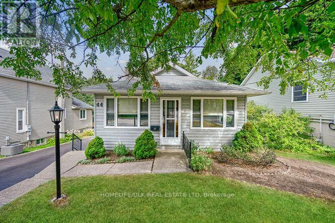44 Keefer Street, Brockville, Ontario  K6V 1R7 - Photo 1 - X12369656
