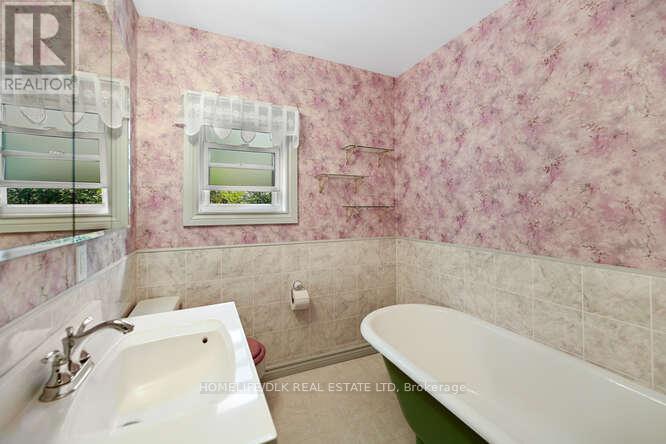 44 Keefer Street, Brockville, Ontario  K6V 1R7 - Photo 14 - X12369656