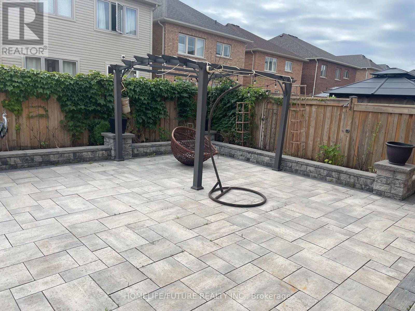 2412 Equestrain Crescent, Oshawa, Ontario L3S 4N8 - Photo 11 - E12367024