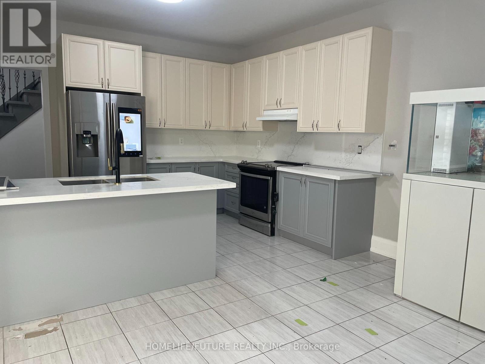 2412 Equestrain Crescent, Oshawa, Ontario L3S 4N8 - Photo 7 - E12367024