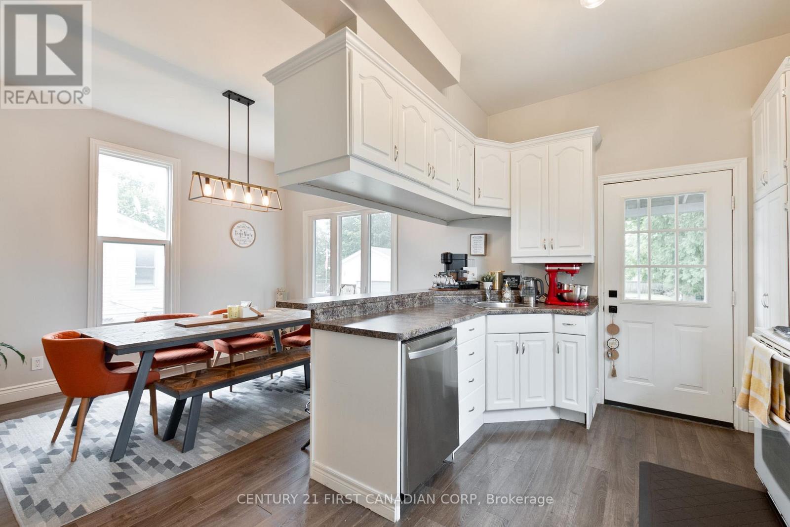 41 South Edgeware Road, St. Thomas, Ontario  N5P 2H5 - Photo 16 - X12369686