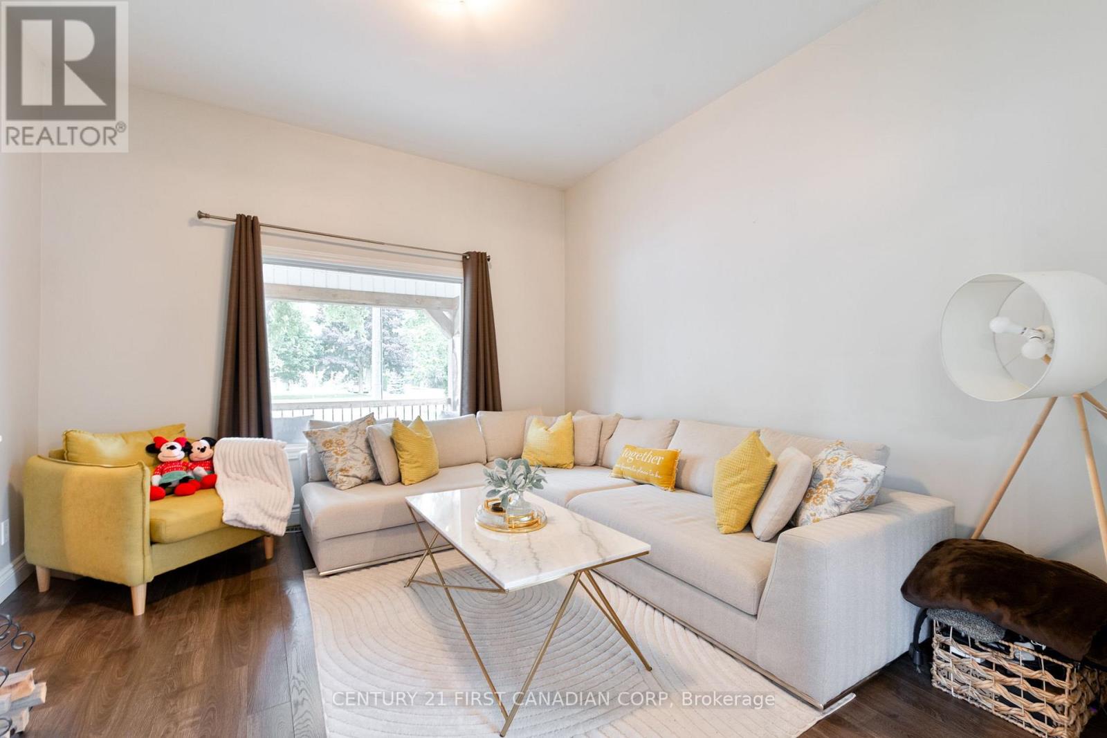 41 South Edgeware Road, St. Thomas, Ontario  N5P 2H5 - Photo 8 - X12369686