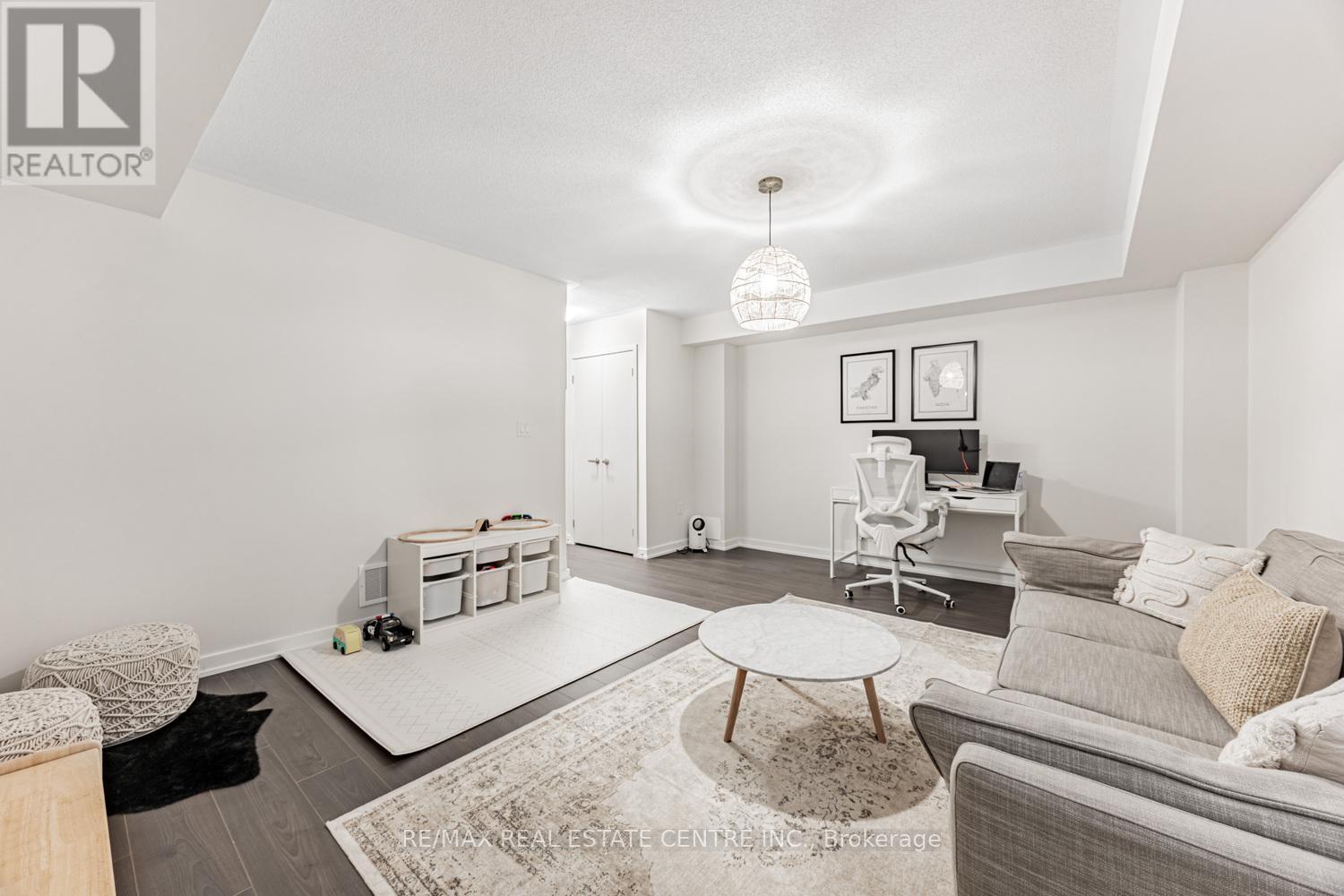 1310 Bradenton Path, Oshawa, Ontario  L1K 1H2 - Photo 6 - E12368903