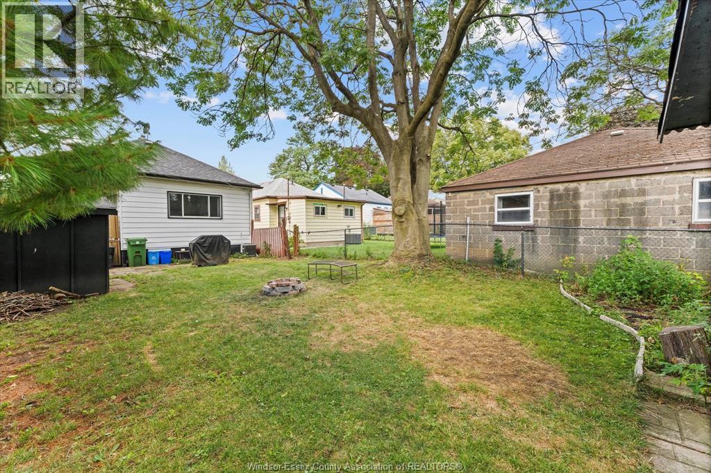 990 Campbell, Windsor, Ontario  N9B 2J2 - Photo 28 - 25021870