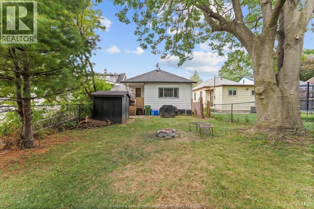 990 Campbell, Windsor, Ontario  N9B 2J2 - Photo 29 - 25021870