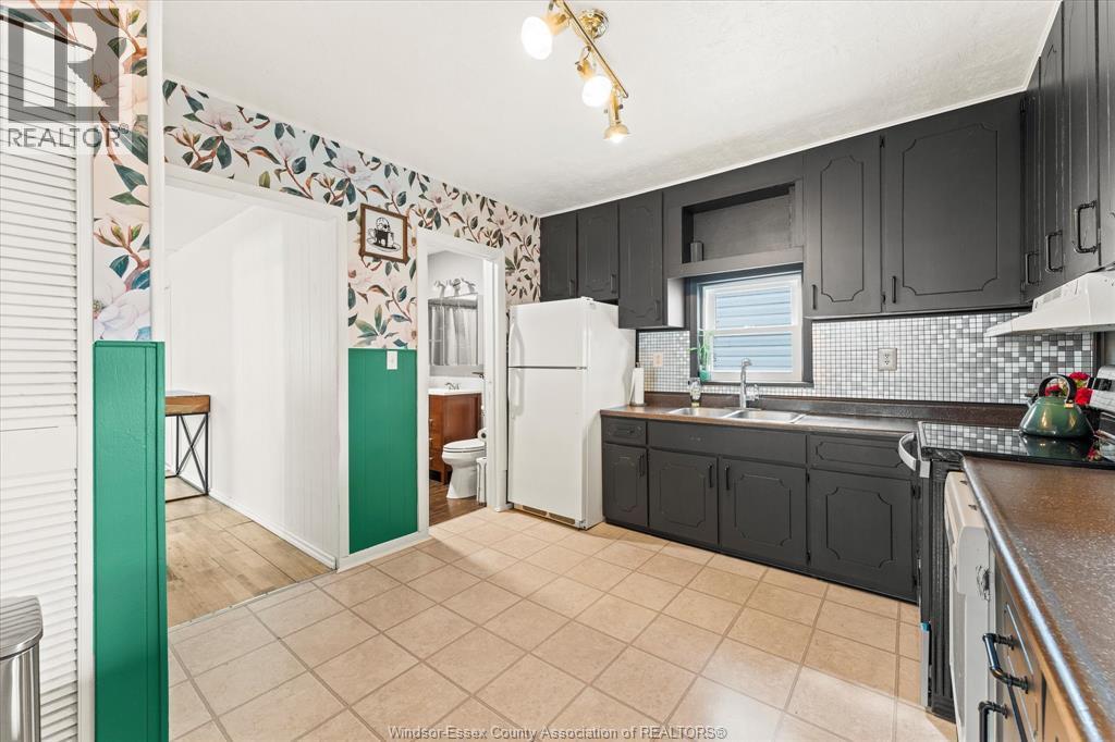990 Campbell, Windsor, Ontario  N9B 2J2 - Photo 7 - 25021870