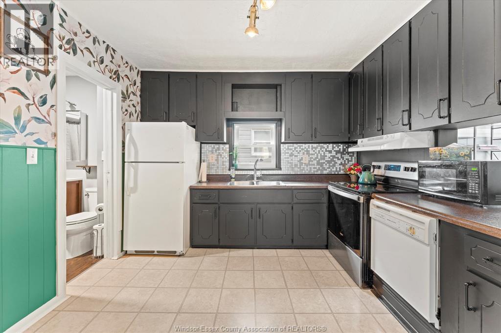 990 Campbell, Windsor, Ontario  N9B 2J2 - Photo 8 - 25021870