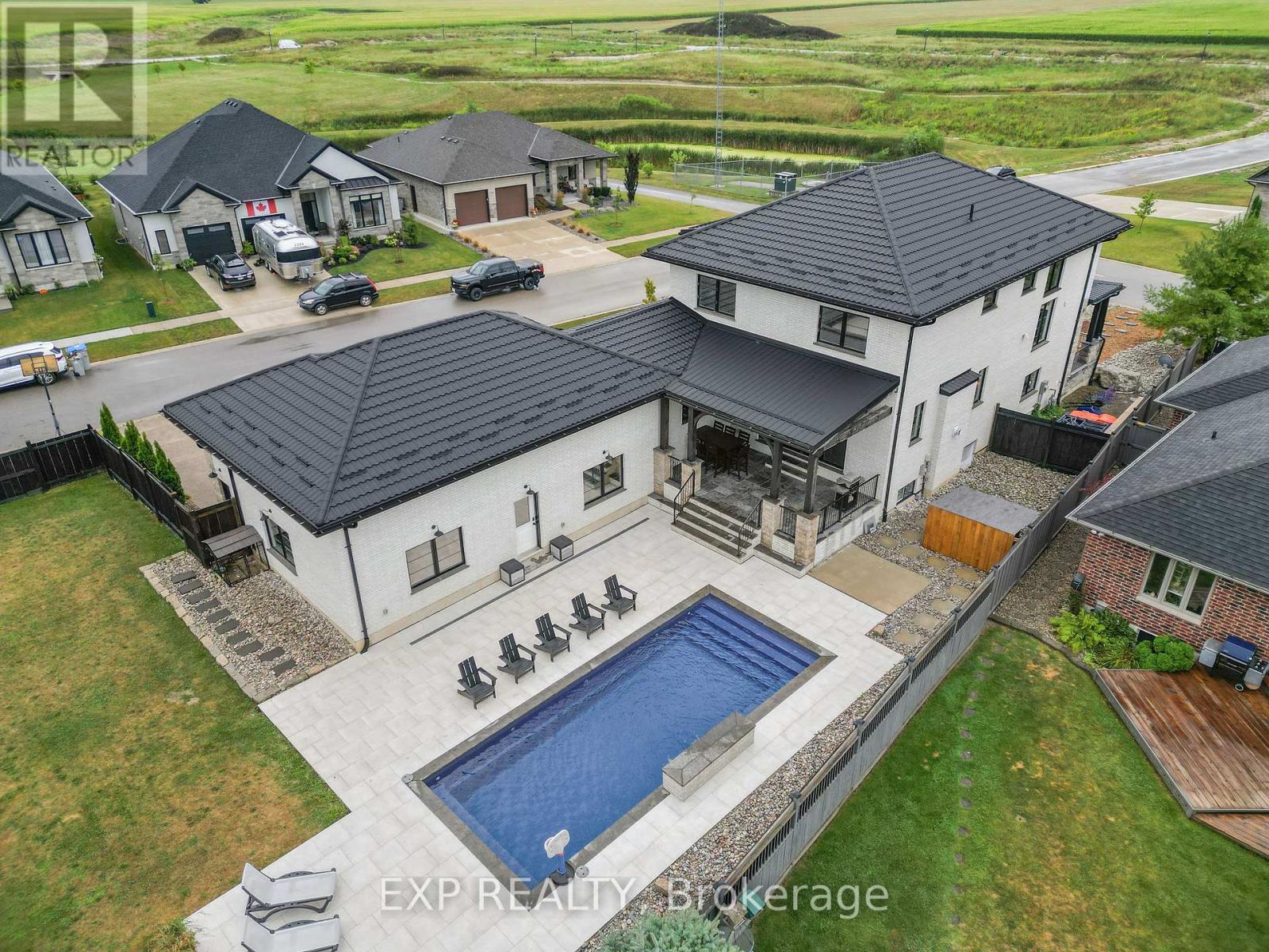 100 Field Street, Lambton Shores, Ontario  N0N 1J0 - Photo 38 - X12358195