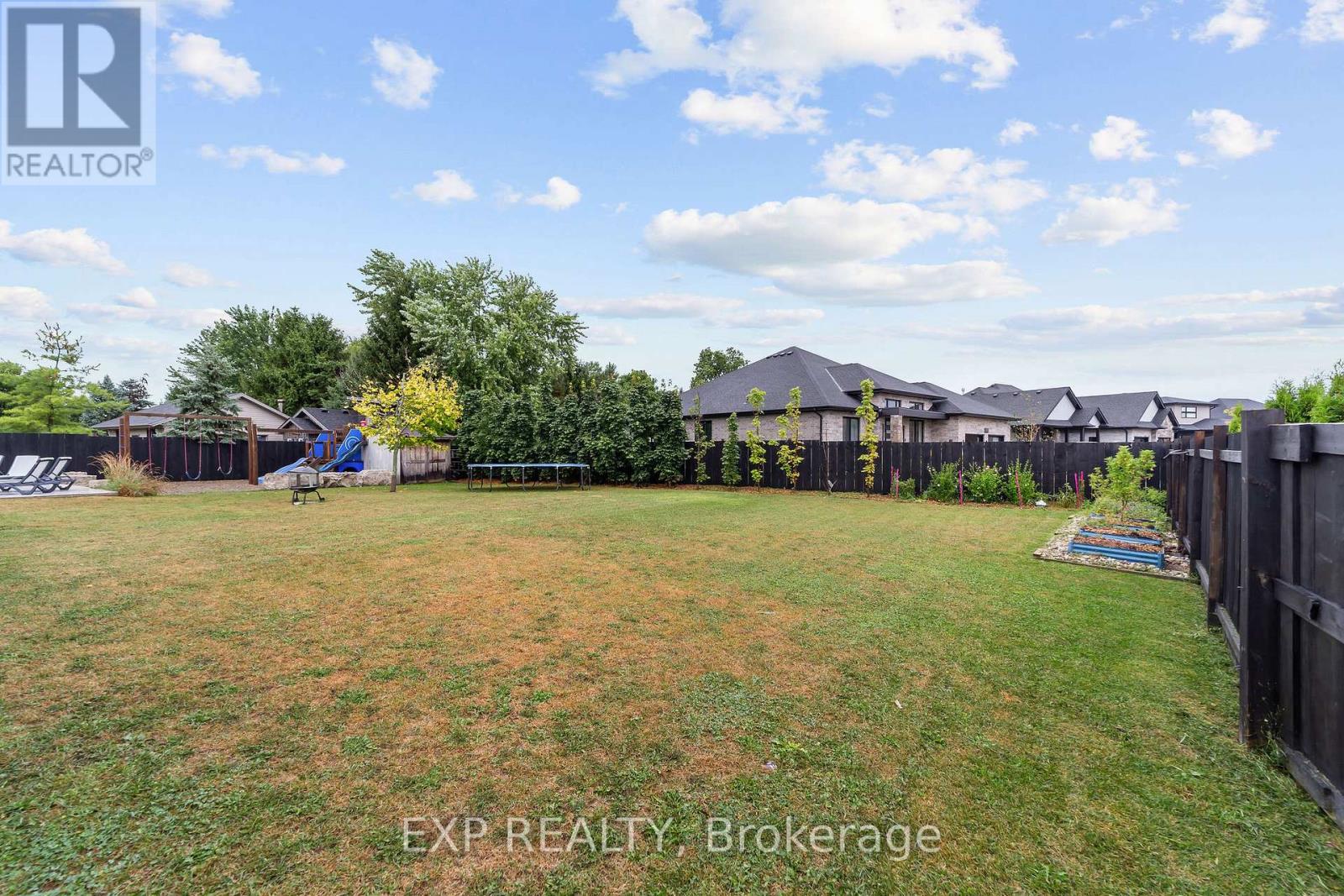 100 Field Street, Lambton Shores, Ontario  N0N 1J0 - Photo 41 - X12358195