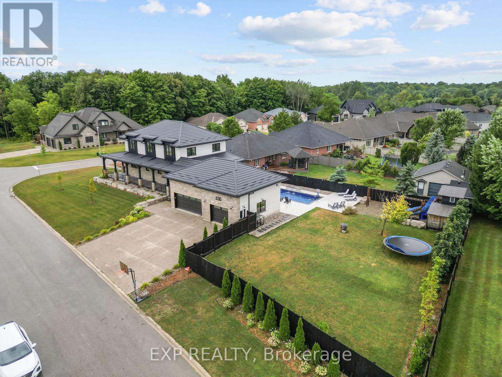 100 Field Street, Lambton Shores, Ontario  N0N 1J0 - Photo 46 - X12358195