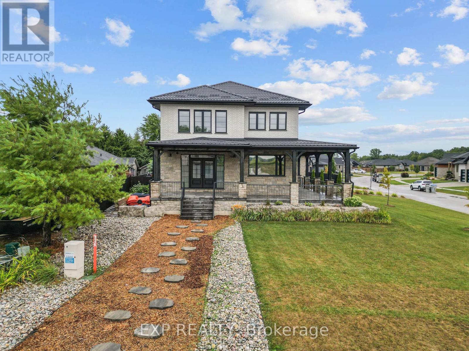 100 Field Street, Lambton Shores, Ontario  N0N 1J0 - Photo 45 - X12358195