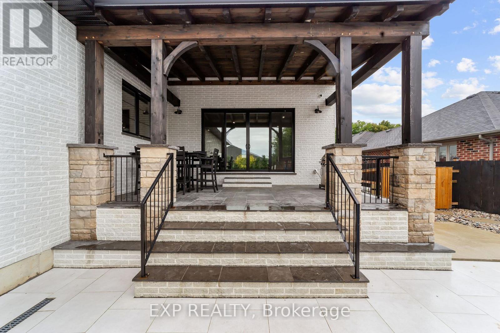 100 Field Street, Lambton Shores, Ontario  N0N 1J0 - Photo 42 - X12358195