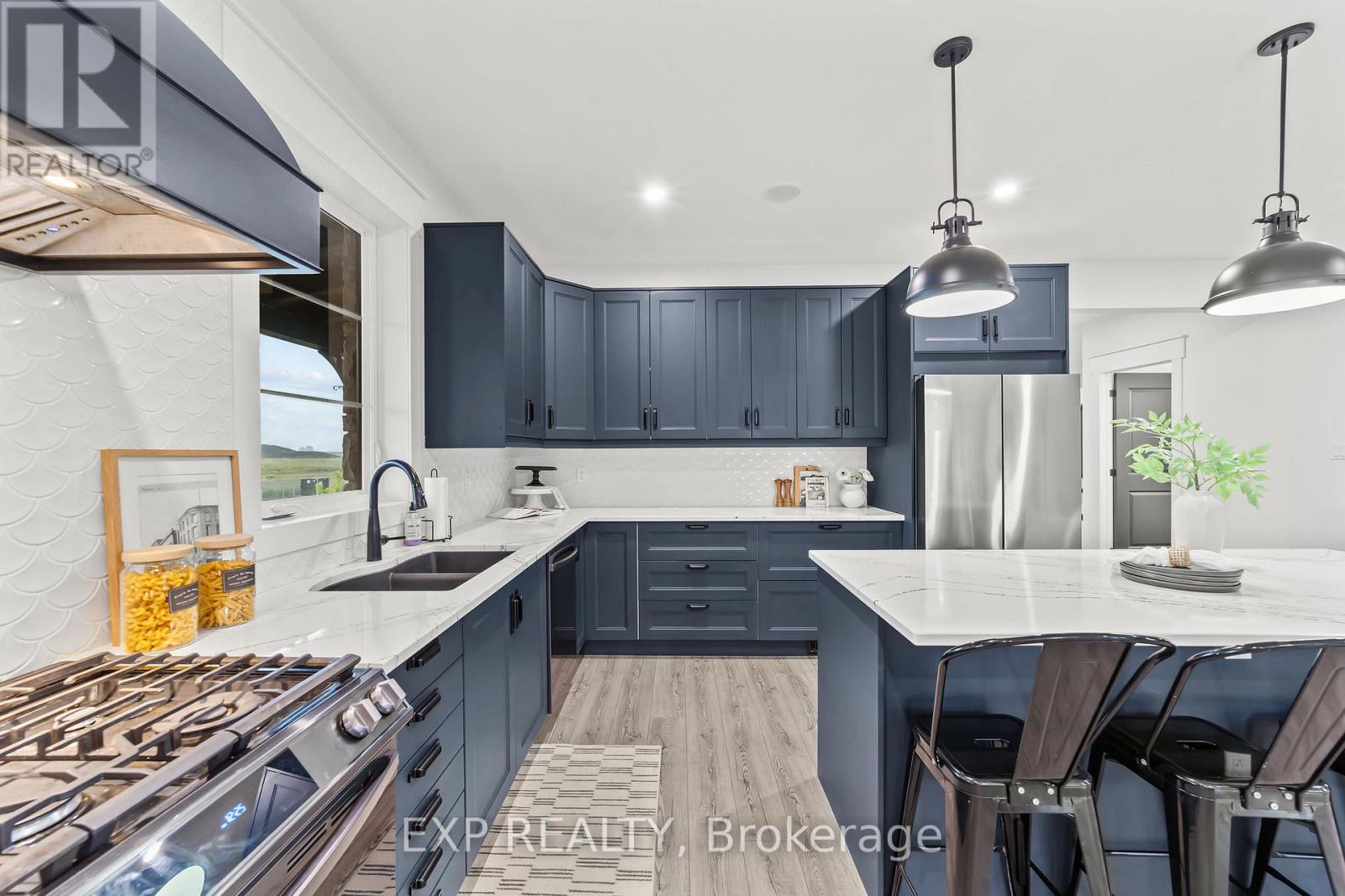 100 Field Street, Lambton Shores, Ontario  N0N 1J0 - Photo 7 - X12358195