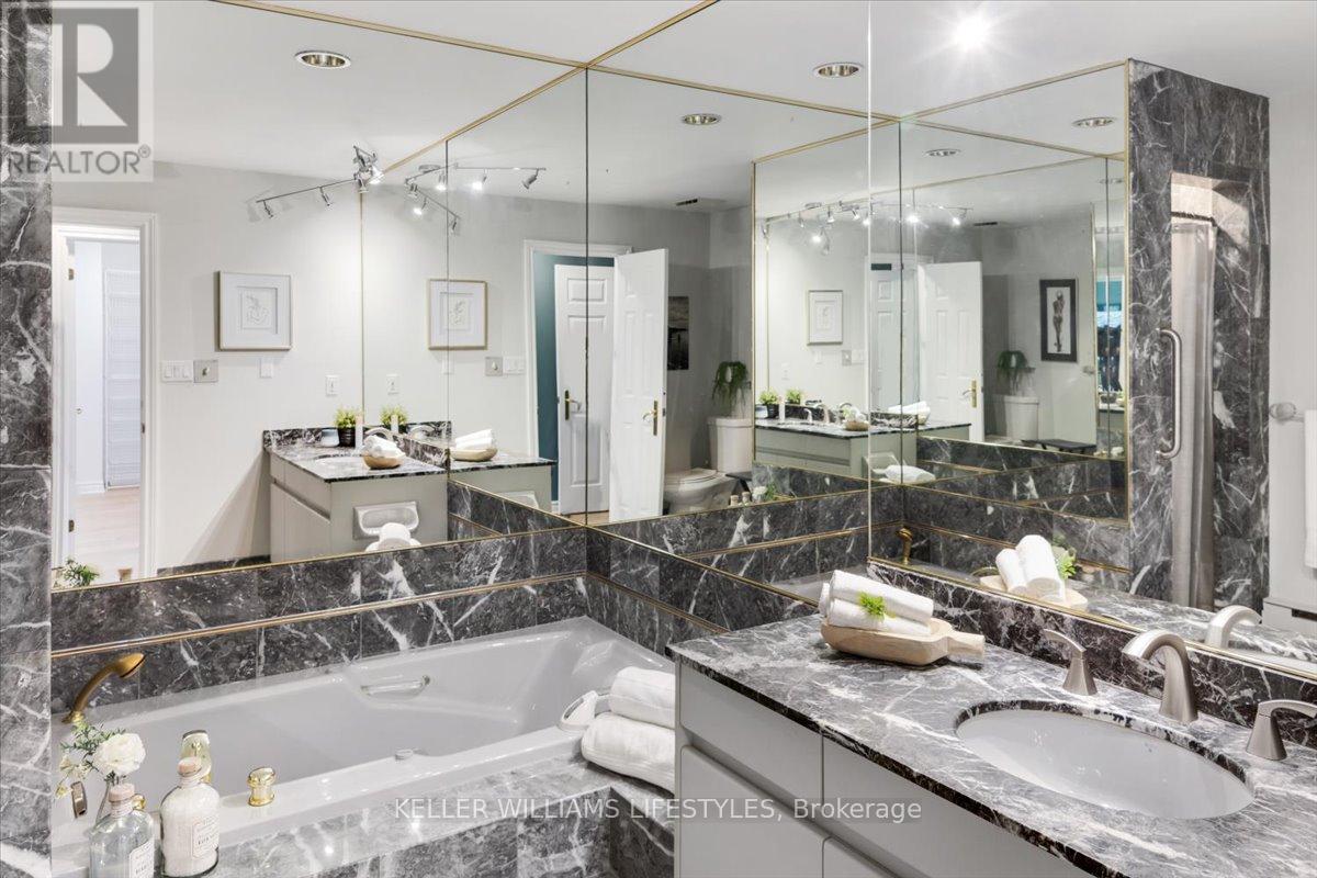 Photo 29 of 44 for 1202 - 19 King Street