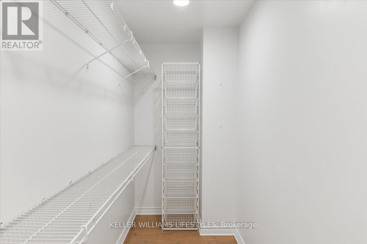 Photo 33 of 44 for 1202 - 19 King Street