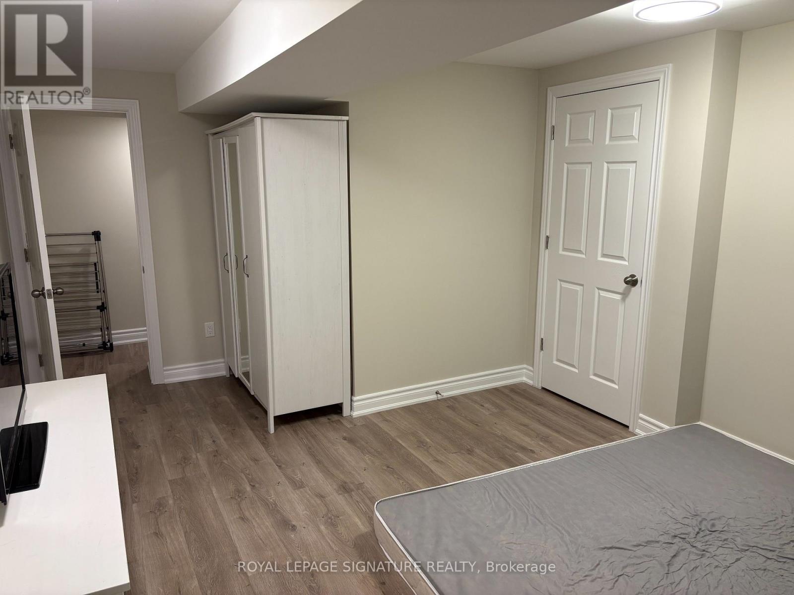 5972 Manzanillo Crescent, Mississauga, Ontario  L5M 6Y3 - Photo 12 - W12369684