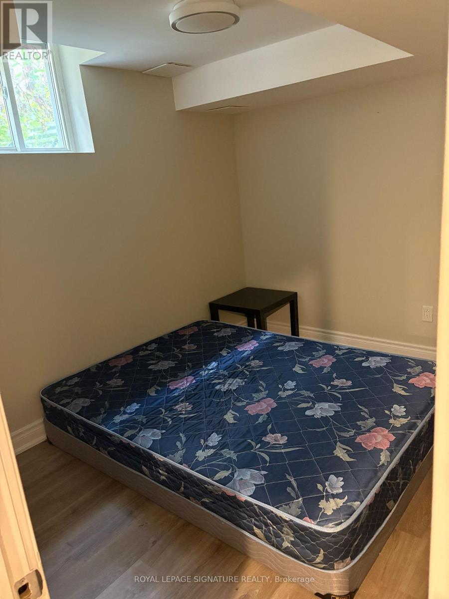 5972 Manzanillo Crescent, Mississauga, Ontario  L5M 6Y3 - Photo 2 - W12369684