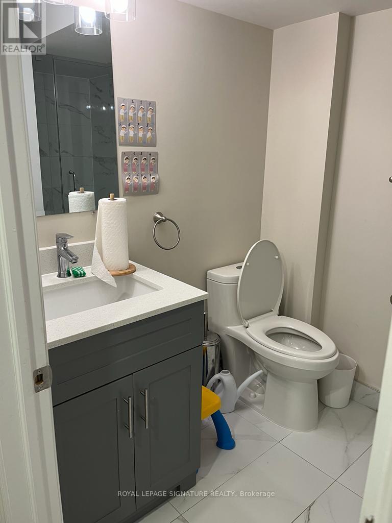 5972 Manzanillo Crescent, Mississauga, Ontario  L5M 6Y3 - Photo 4 - W12369684